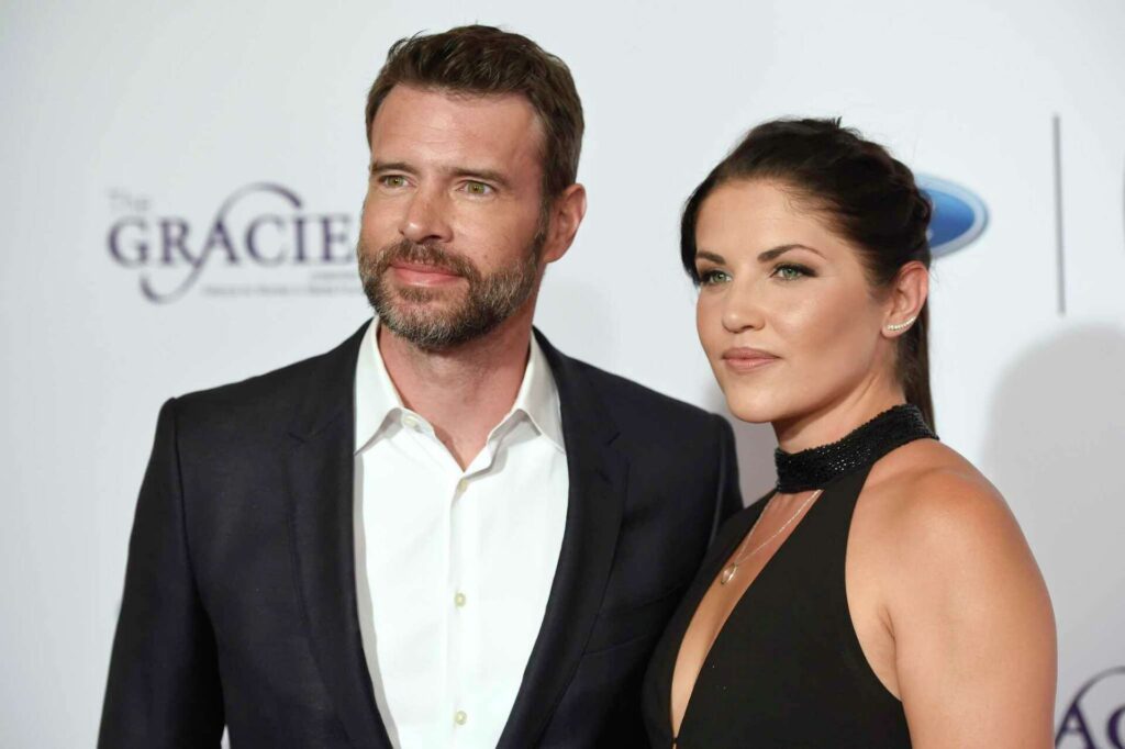 Scott Foley's with wife