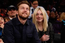 dakota fanning relationships
